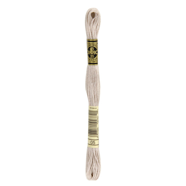 One skein of DMC Mouliné Stranded Cotton thread Colour code 5