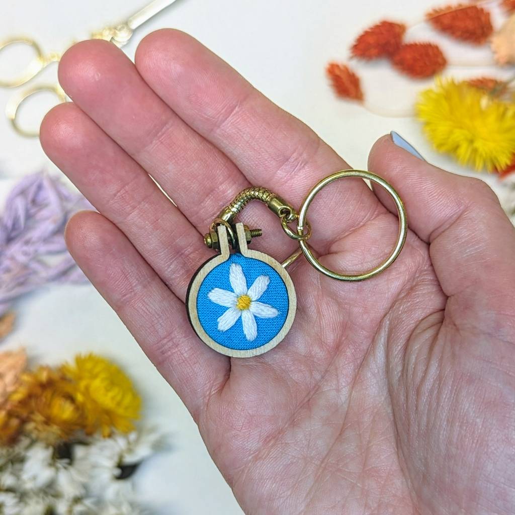 Daisy Keyring Embroidery Kit | Paraffle Embroidery