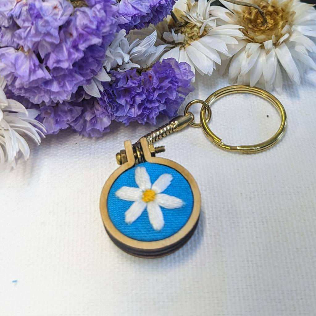 Daisy Keyring Embroidery Kit