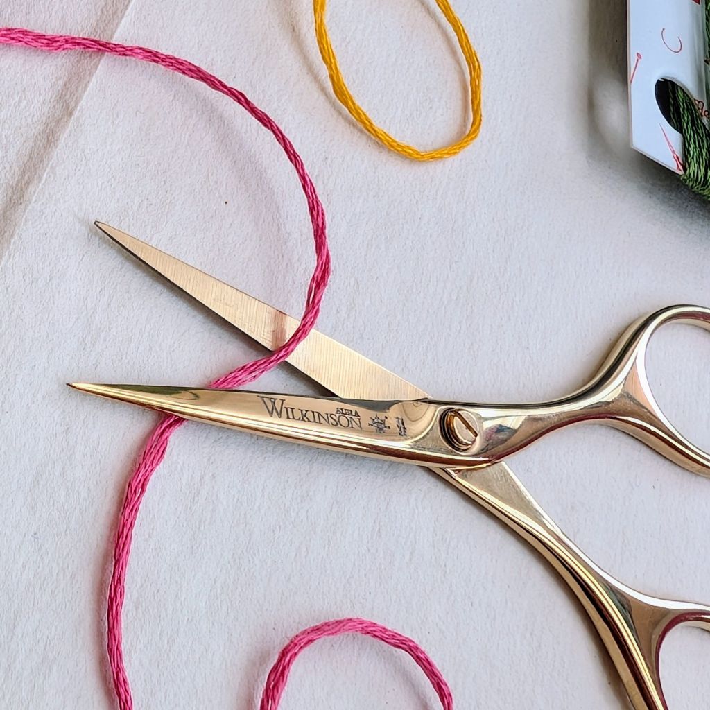 Whiteley Gold Plated Needlework Scissors