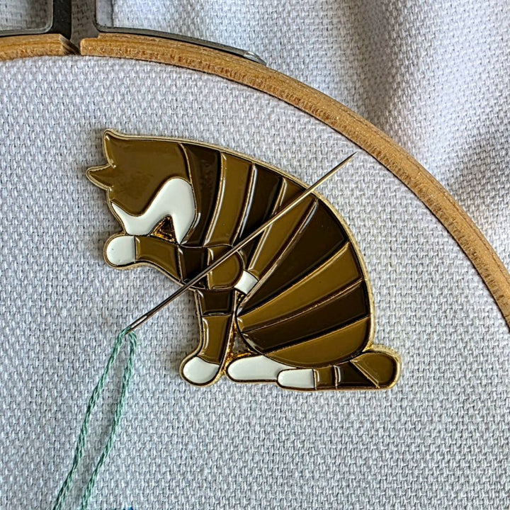 Tabby Cat Magnetic Needle Minder
