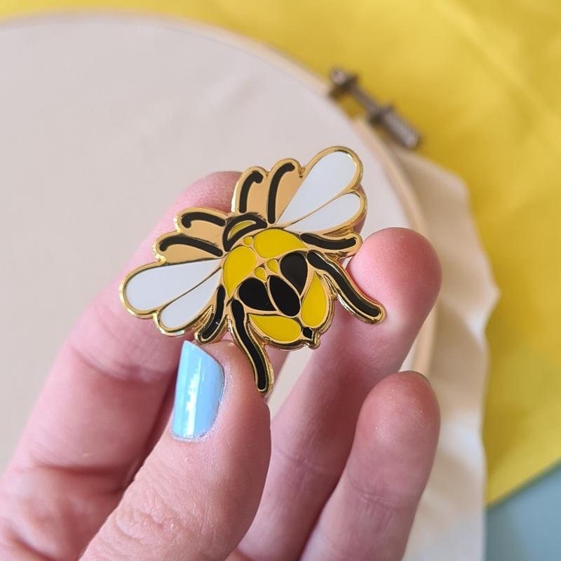 Paraffle Embroidery Supplies &amp; Accessories Bee Magnetic Needle Minder